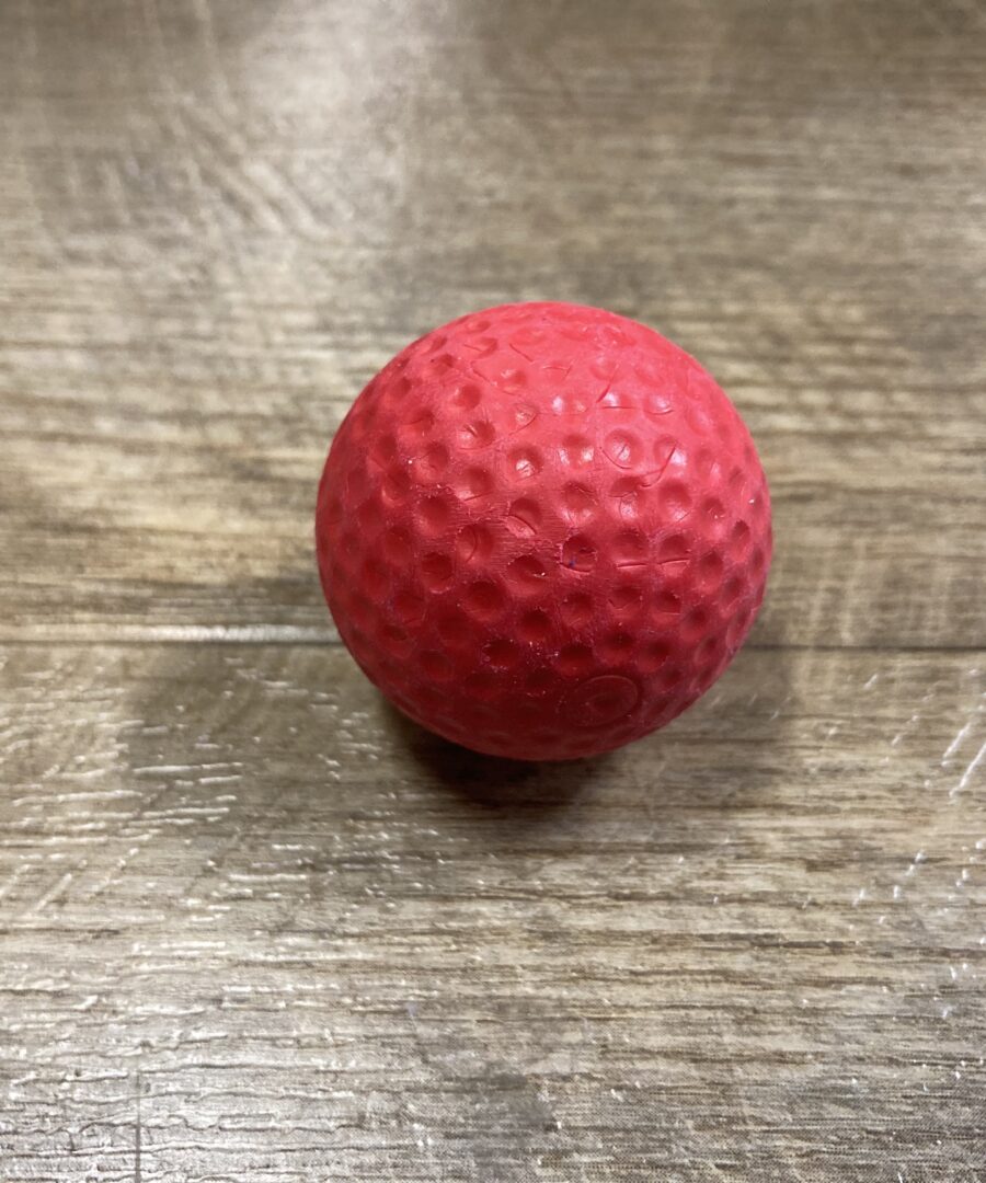 Midgetgolfballen donker rood